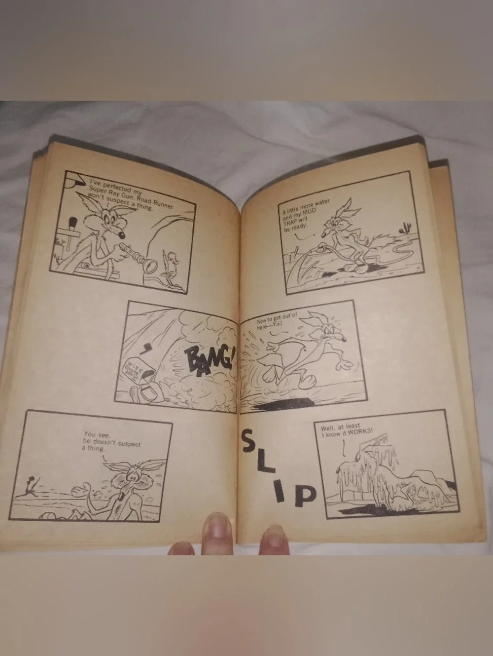 Vintage Road Runner Wile E Coyote Cartoon Book 1971 Child Kid Reading Toy